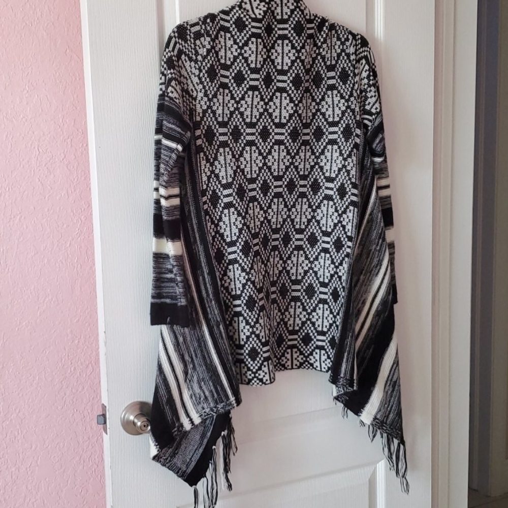 Sweater - Picture 3 of 6
